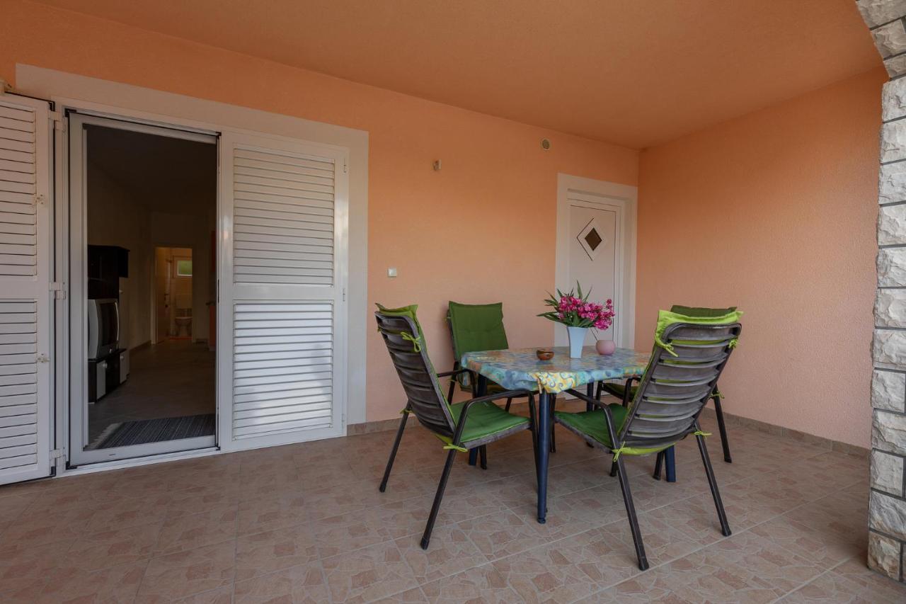 Apartman Kristo Vir Exteriör bild